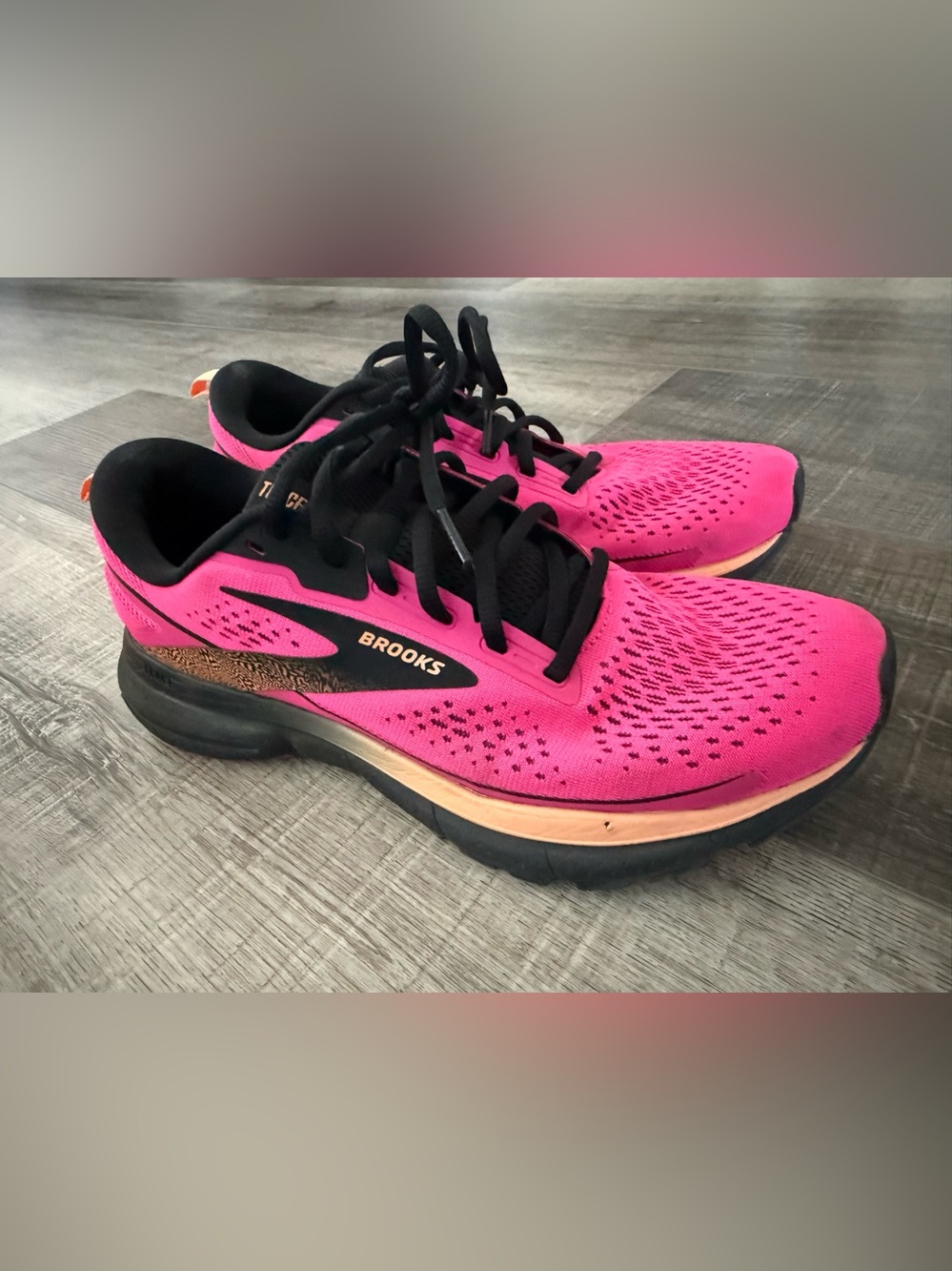 Brooks Trace 3 Running Shoes 🩷